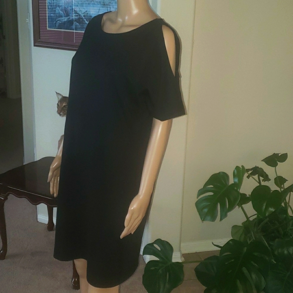 New York & Co m cold shoulder exposed gold & pink back zip shift